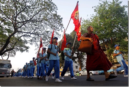 Burma marches to protest export-oriented dam on Irrawady